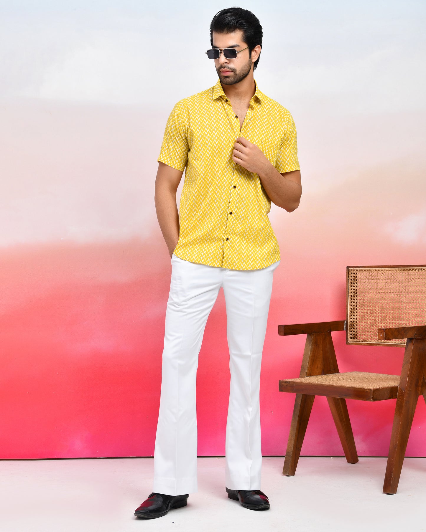 Yellow Herringbone Print Men's Half Sleeves Shirt