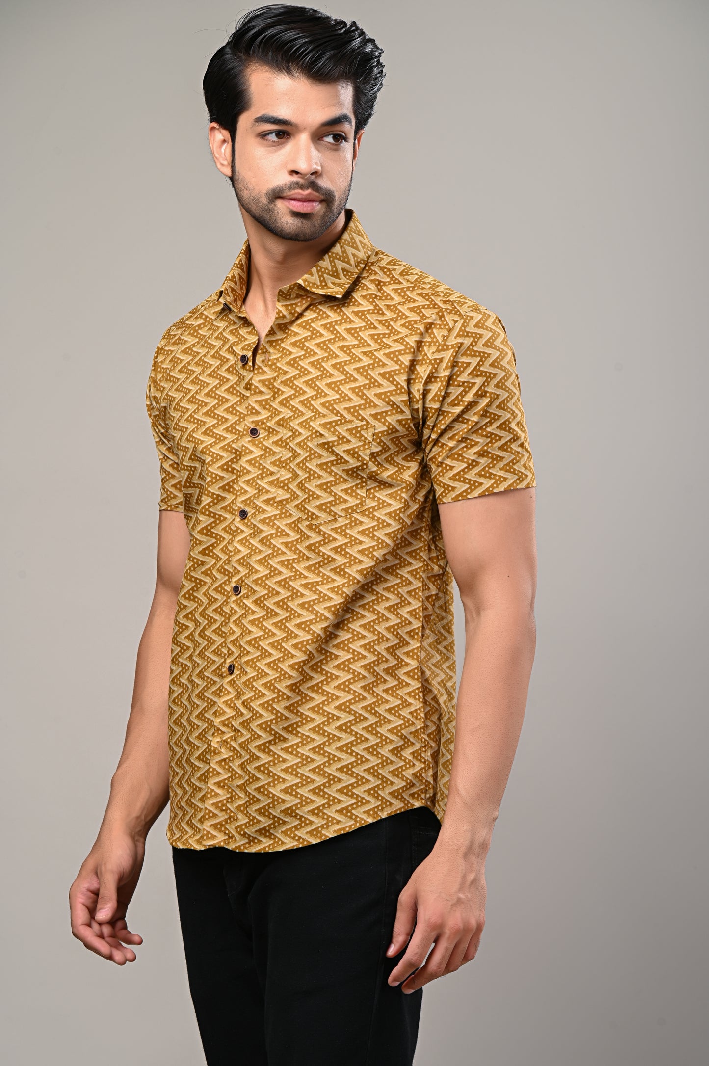 Stylish Zigzag and Dot Design Men's Shirt