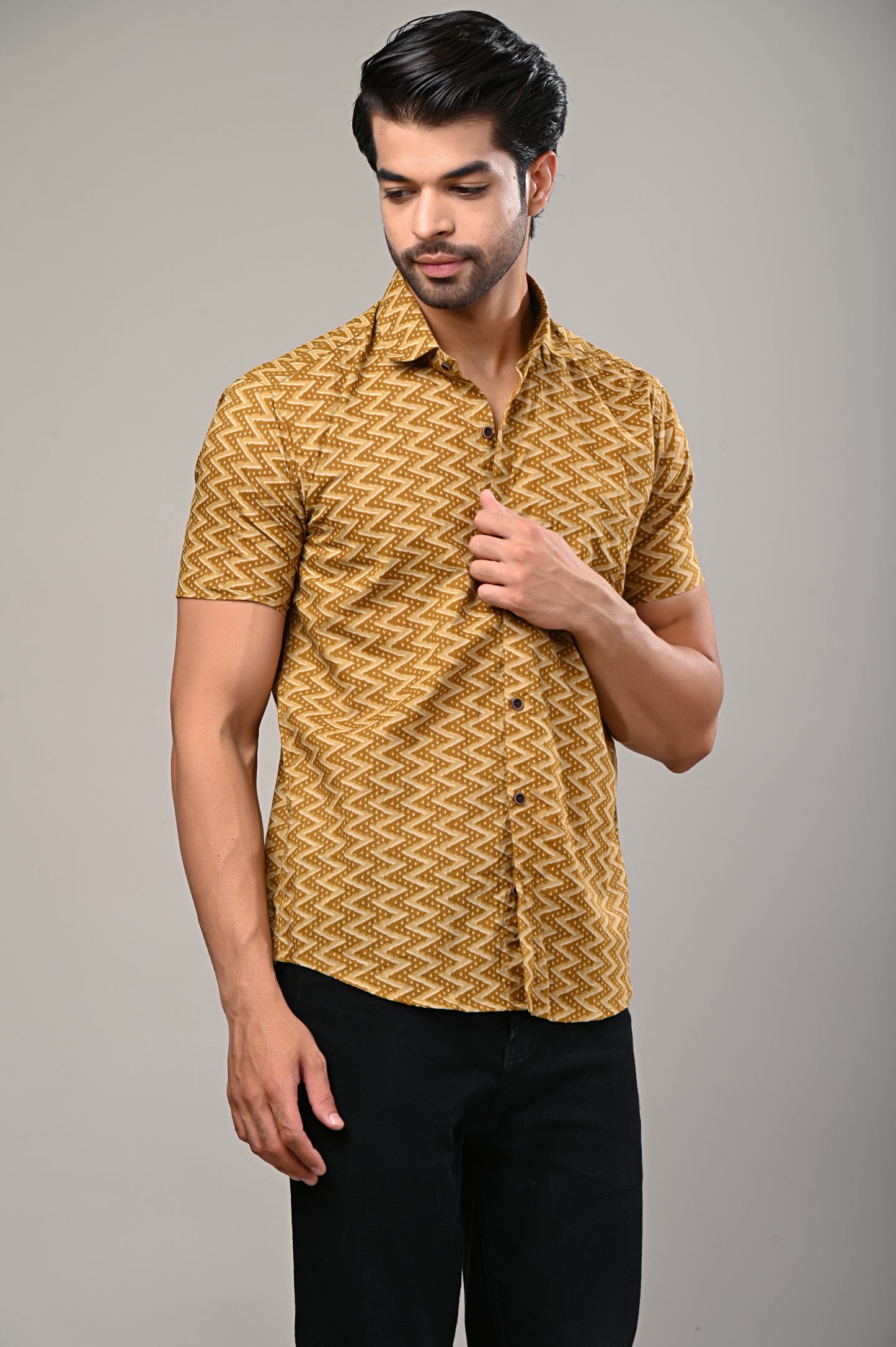 Stylish Zigzag and Dot Design Men's Shirt
