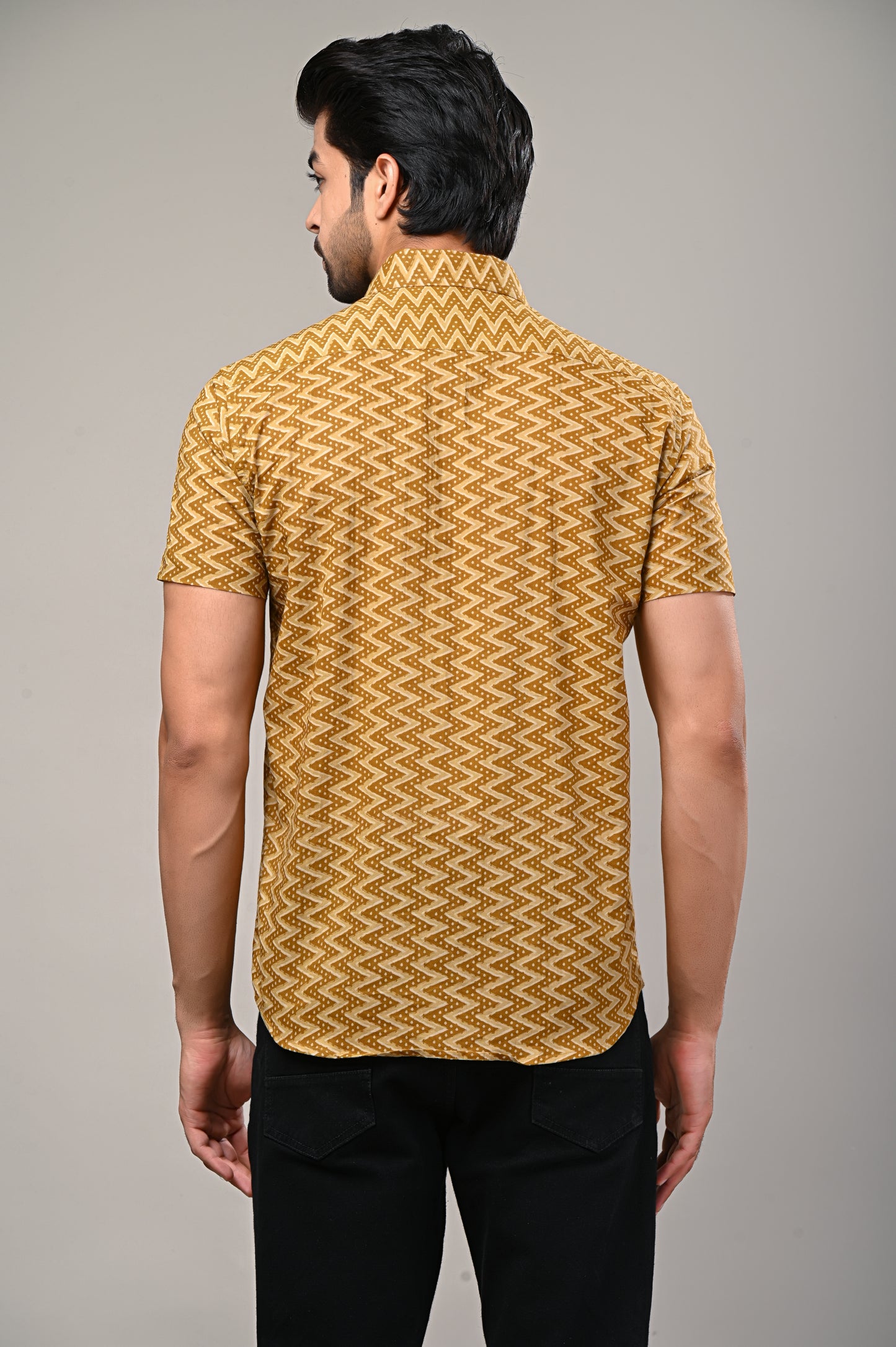 Stylish Zigzag and Dot Design Men's Shirt