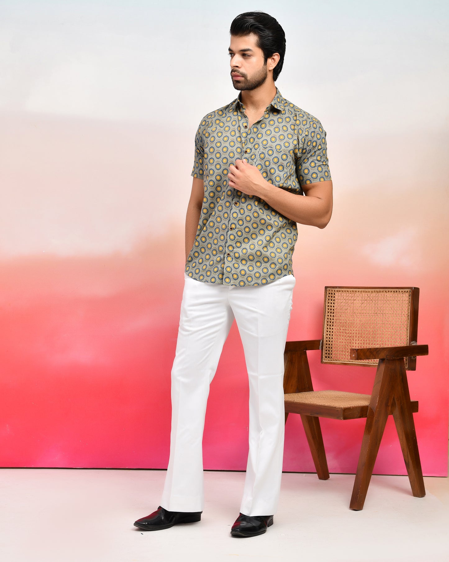 Sage Green Daisy Print Men's Half Sleeves Shirt