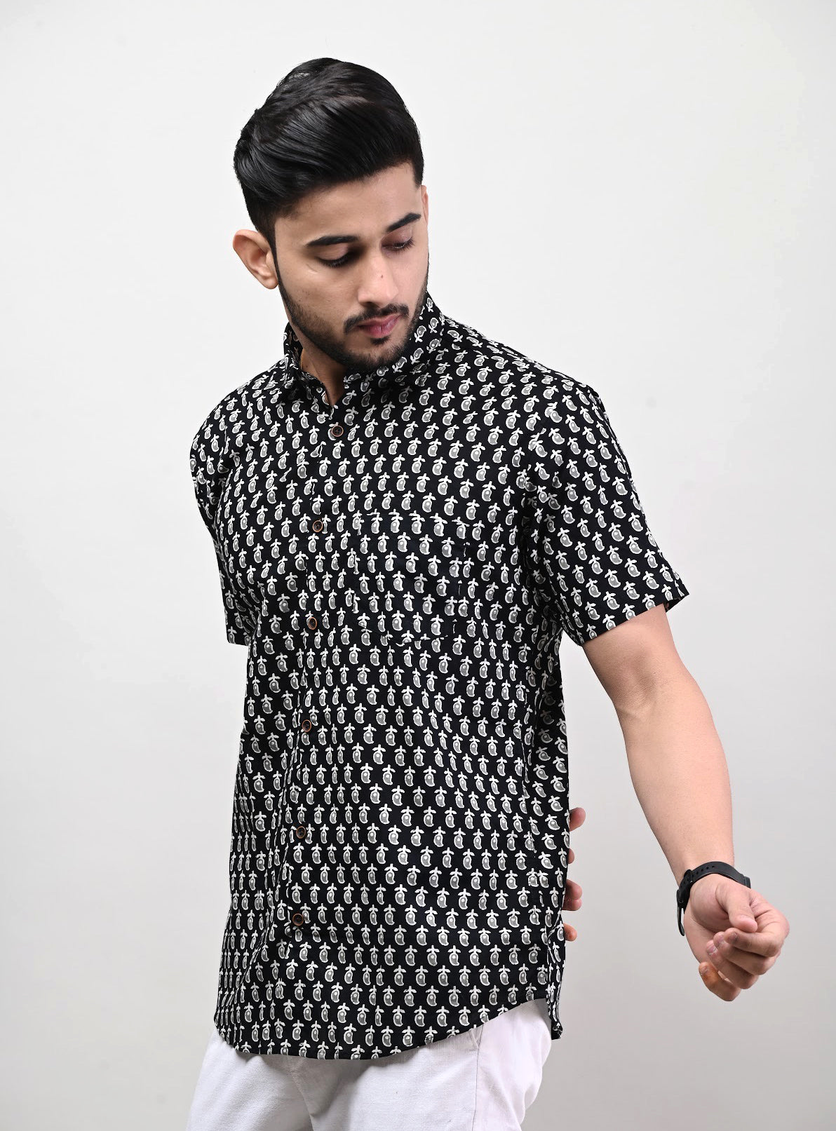 Booti Print Men’s Half Sleeve Shirt