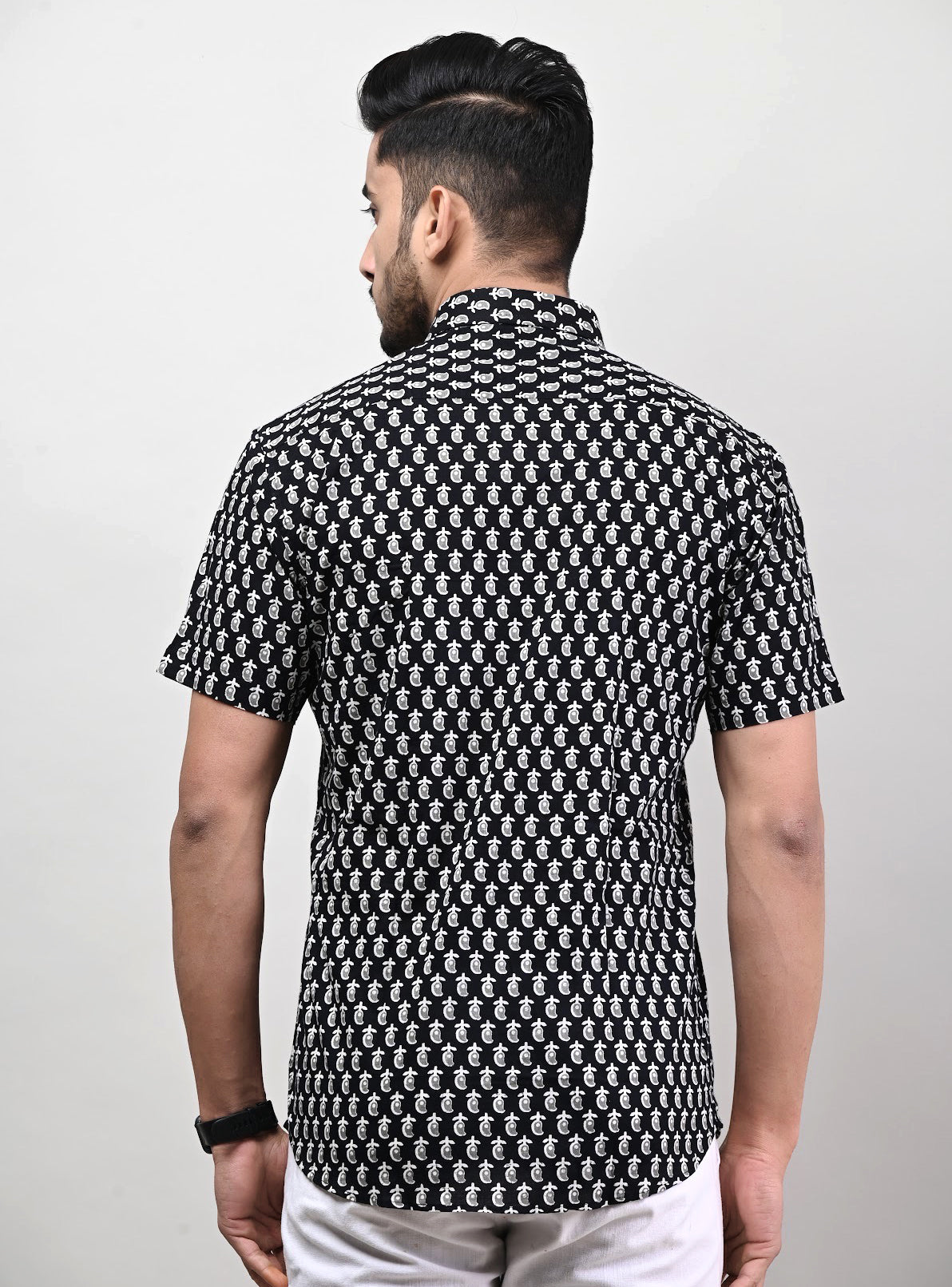 Booti Print Men’s Half Sleeve Shirt